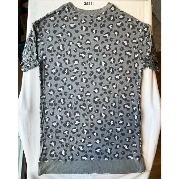 Secret Treasures Women Short Sleeve Soft Knit Blouse size M (8-10), Leopard Blue - Picture 8 of 8